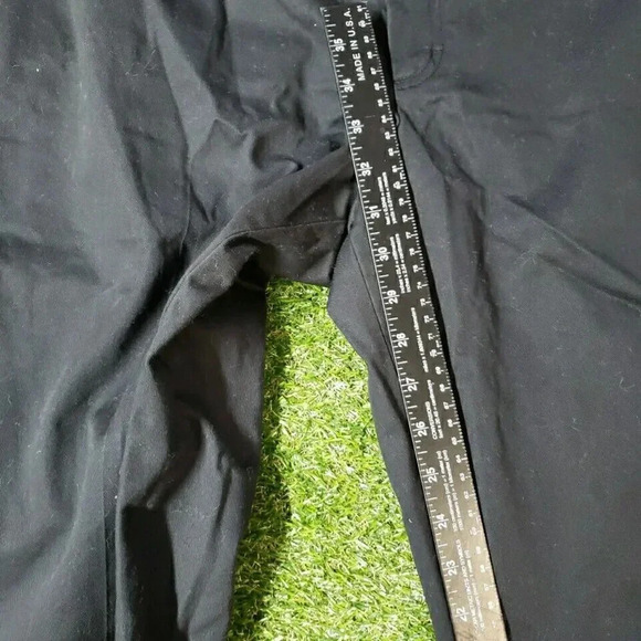 L.L Bean Classic Fit Chino Pants Pleated Front Black Cotton Twill Size 40x32 - Picture 8 of 9